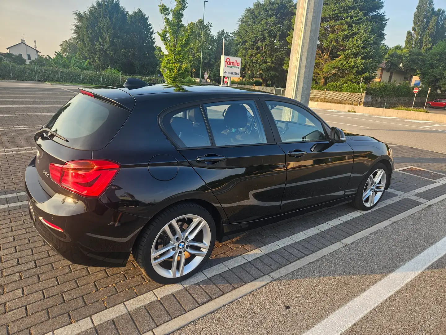 BMW 118 118d Urban 5p Nero - 2