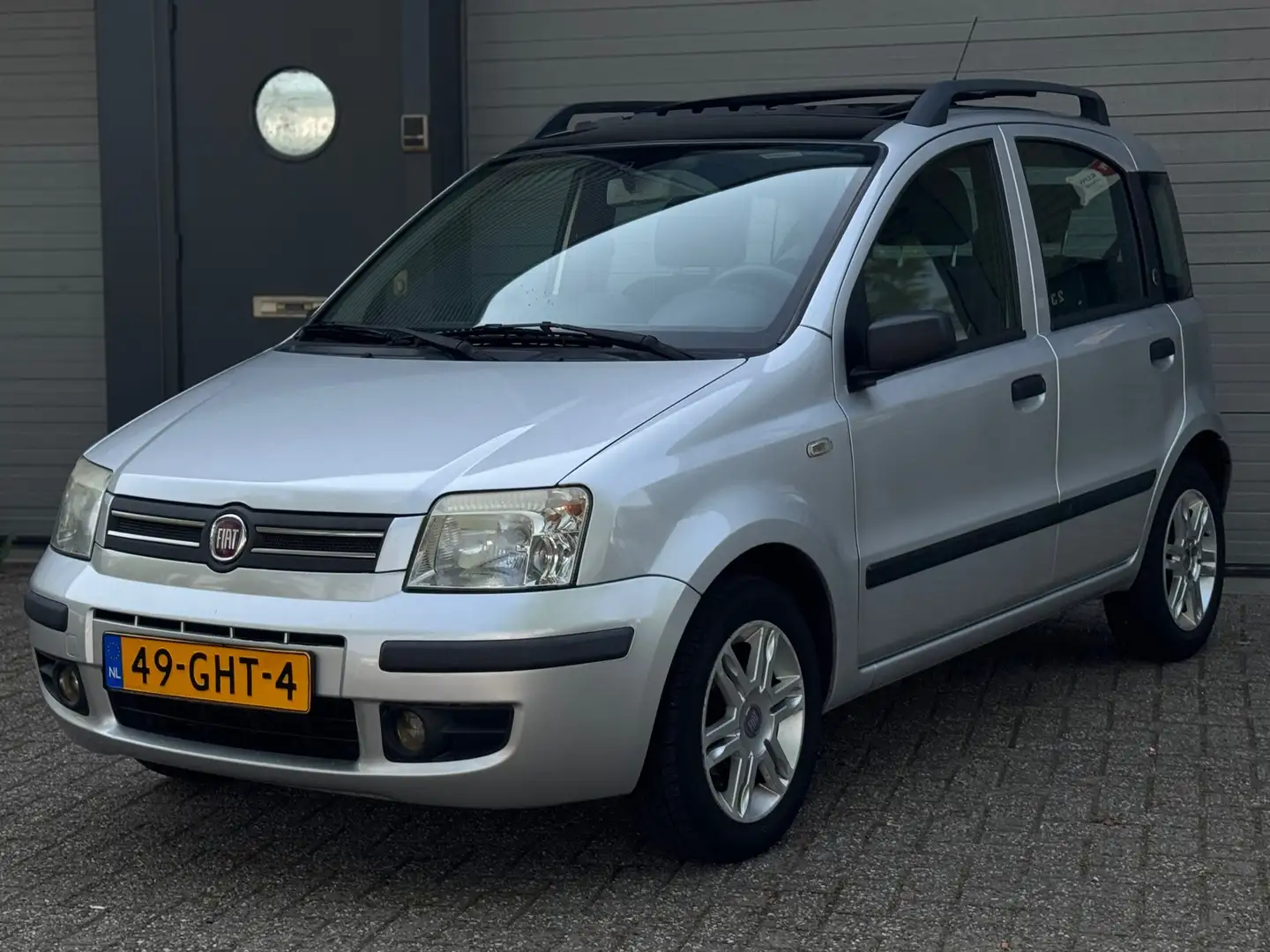 Fiat Panda 1.2 Emotion - Panoramadak - airco - lm velgen Gris - 1