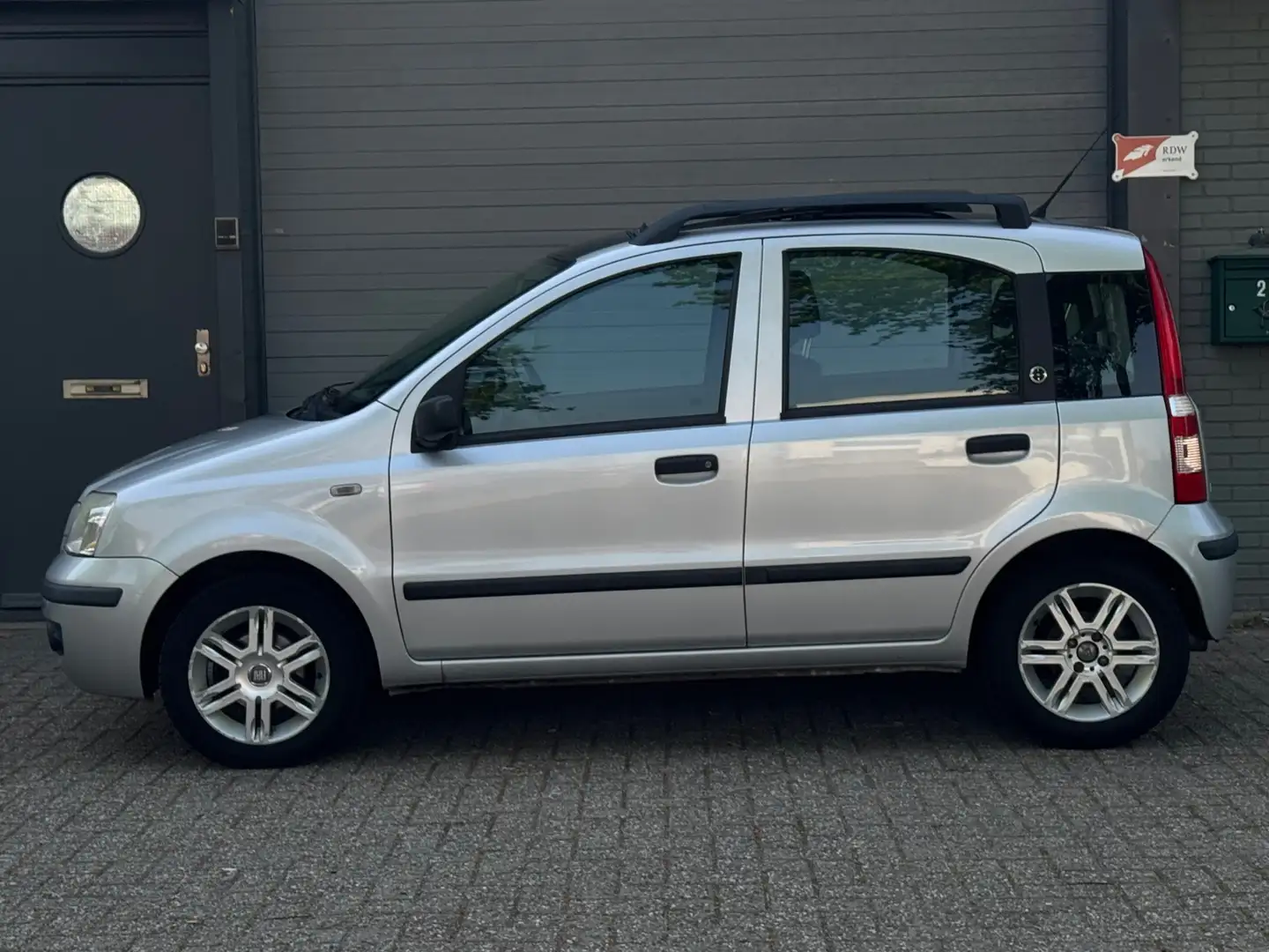 Fiat Panda 1.2 Emotion - Panoramadak - airco - lm velgen Gris - 2