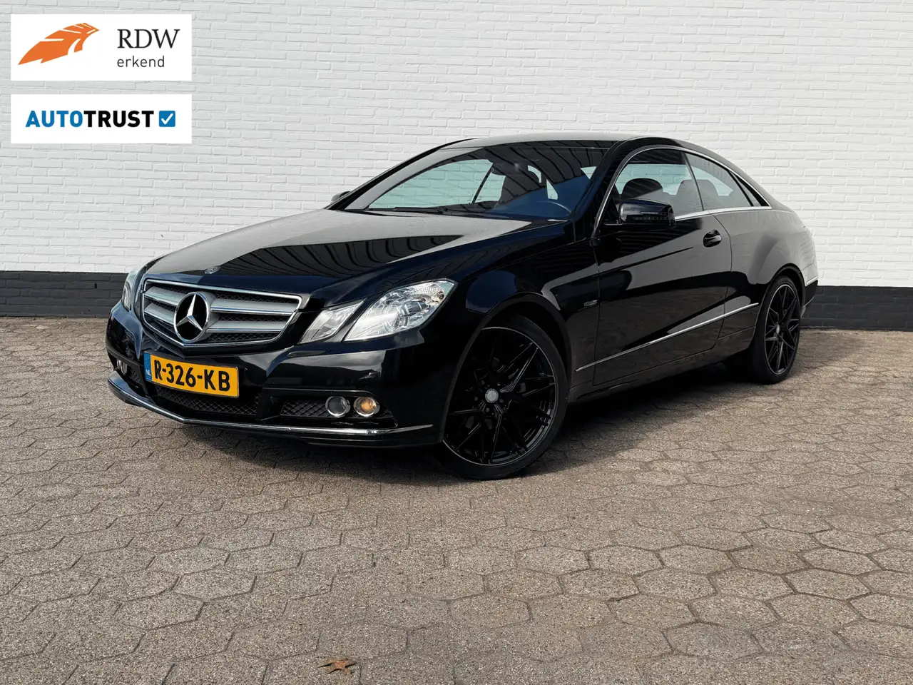 Mercedes-Benz E 200 Coupé 200CGI Elegance LEDER l AUTOMAAT! — photo 1 of 24