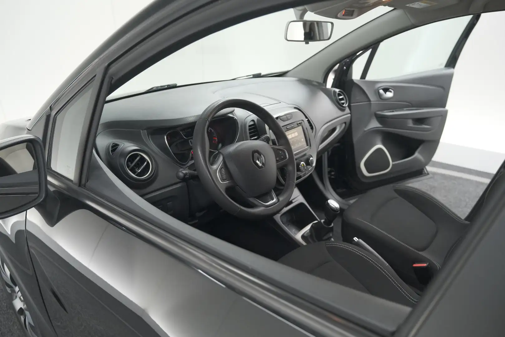 Renault Captur TCe 90 Limited | Parkeersensoren | Navigatie | Air Zwart - 2