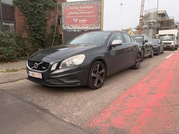 S60 2.4 D5 4WD Summum R-Design Geartronic