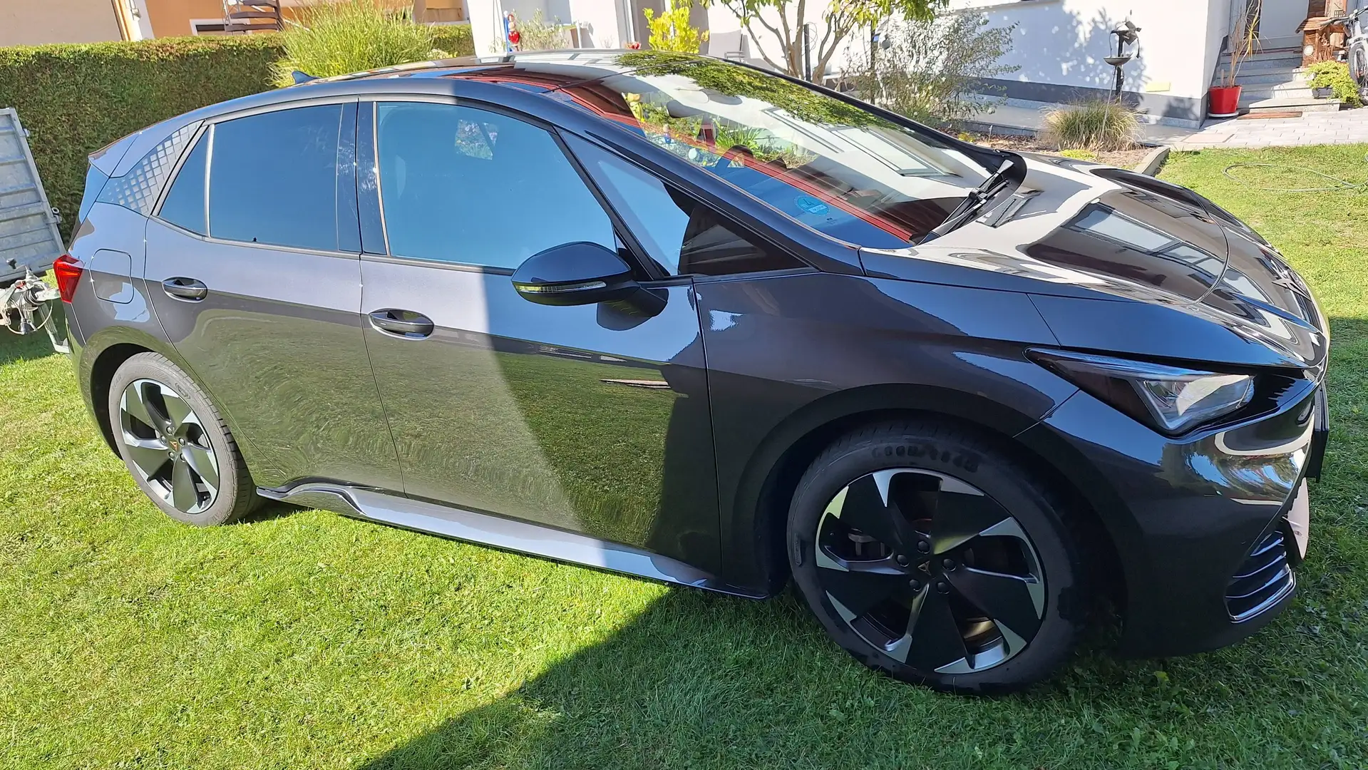 CUPRA Born Born 77kWh e-Boost Grau - 2