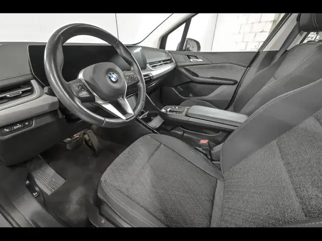 BMW 2 Series view 5