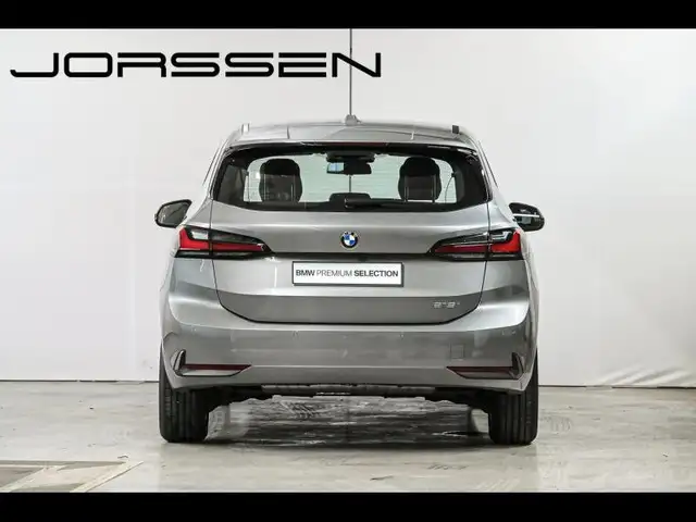 BMW 2 Series view 3