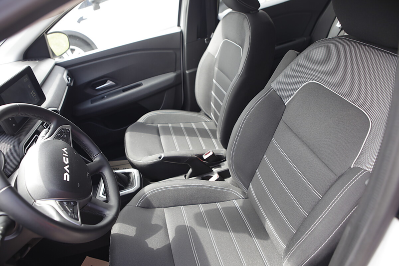 Dacia Sandero Expression TCe 90 — photo 6