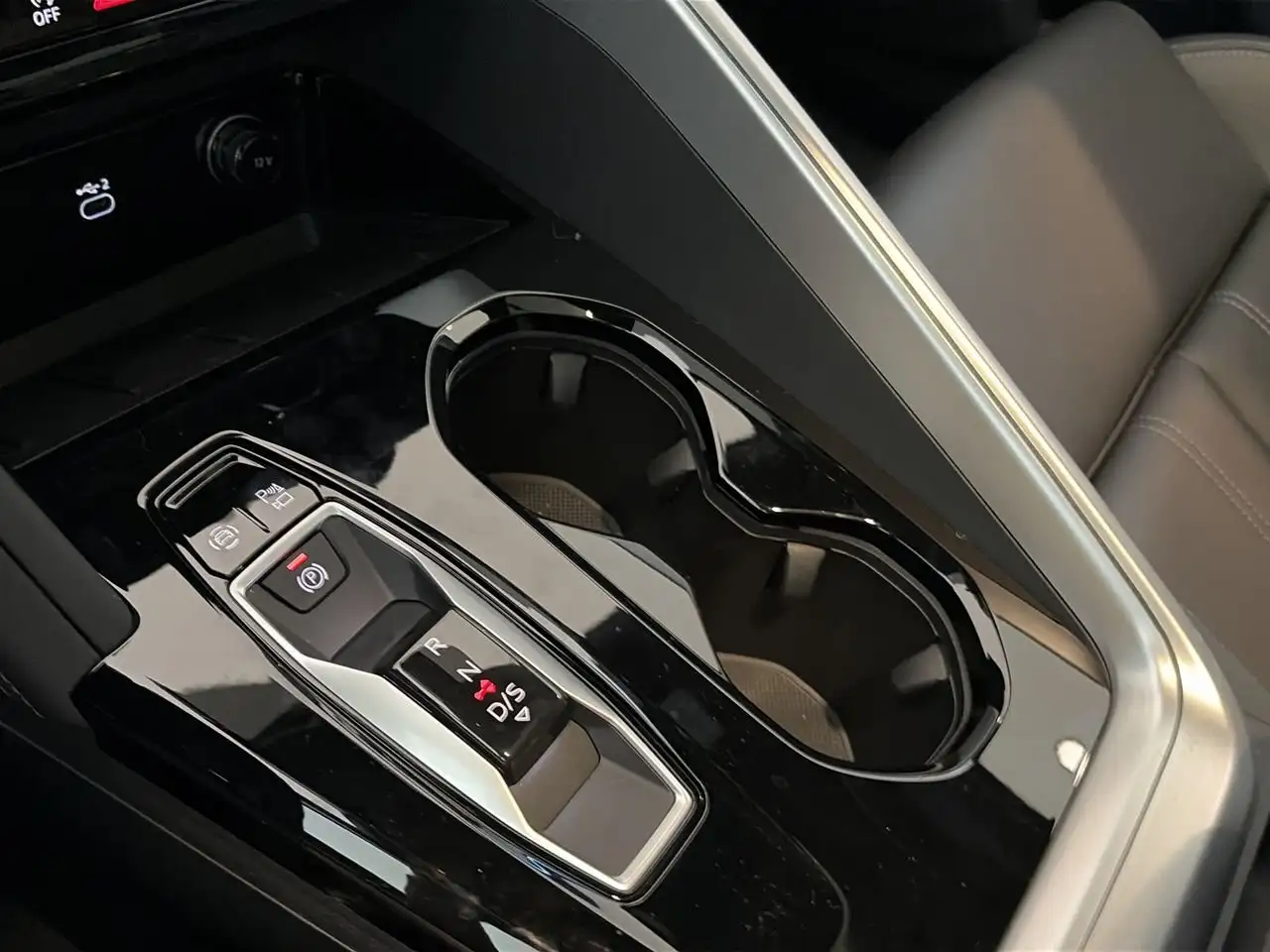Audi Q5 снимка Audi Q5