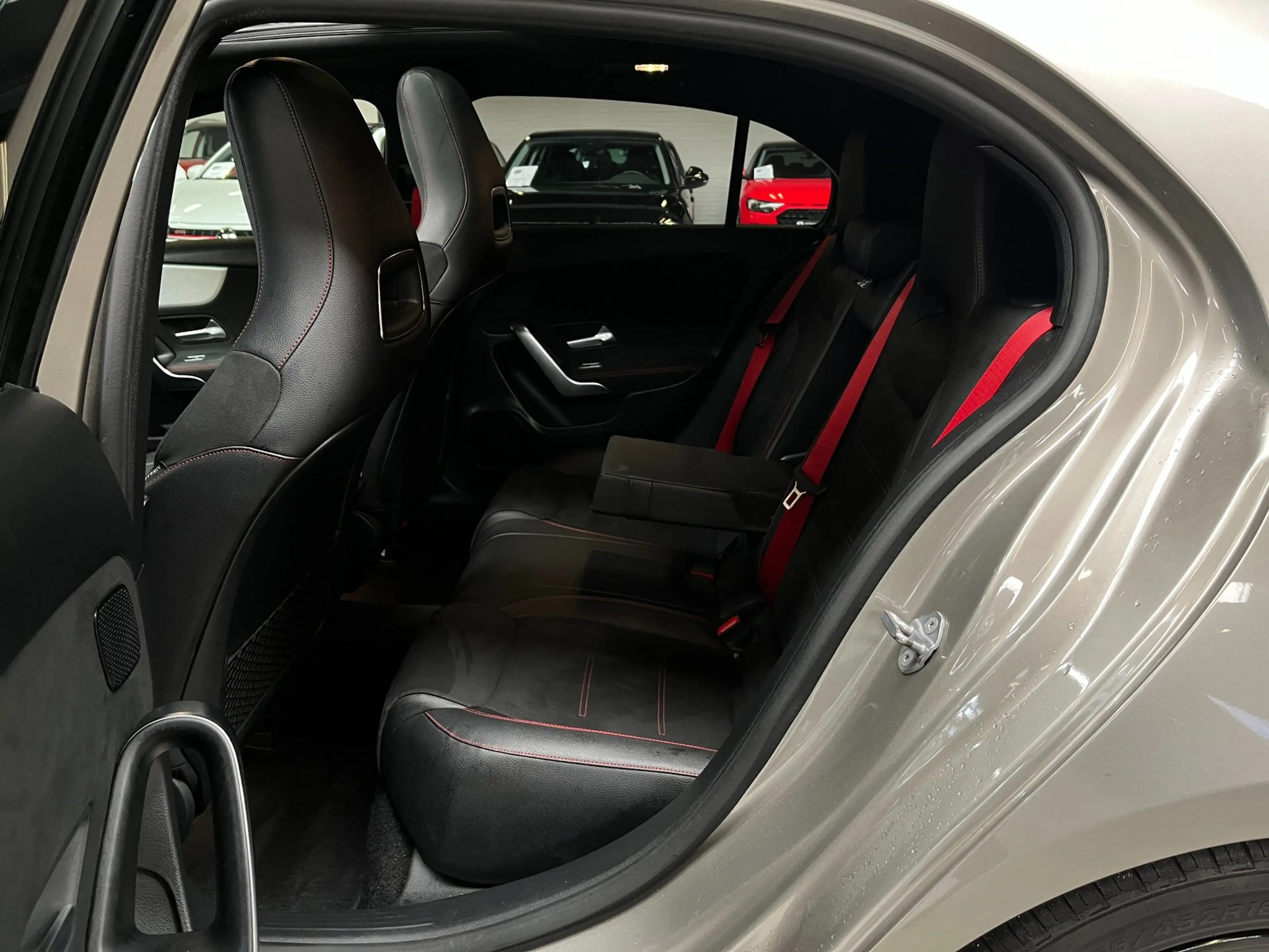 Mercedes-Benz A 220 Launch Edition Premium Plus Burmester/Pano/Carplay — photo 14