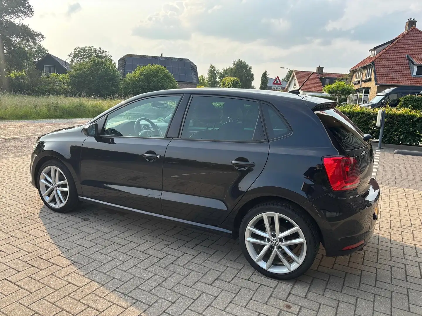 Volkswagen Polo 1.2 TSI Highline Zwart - 2