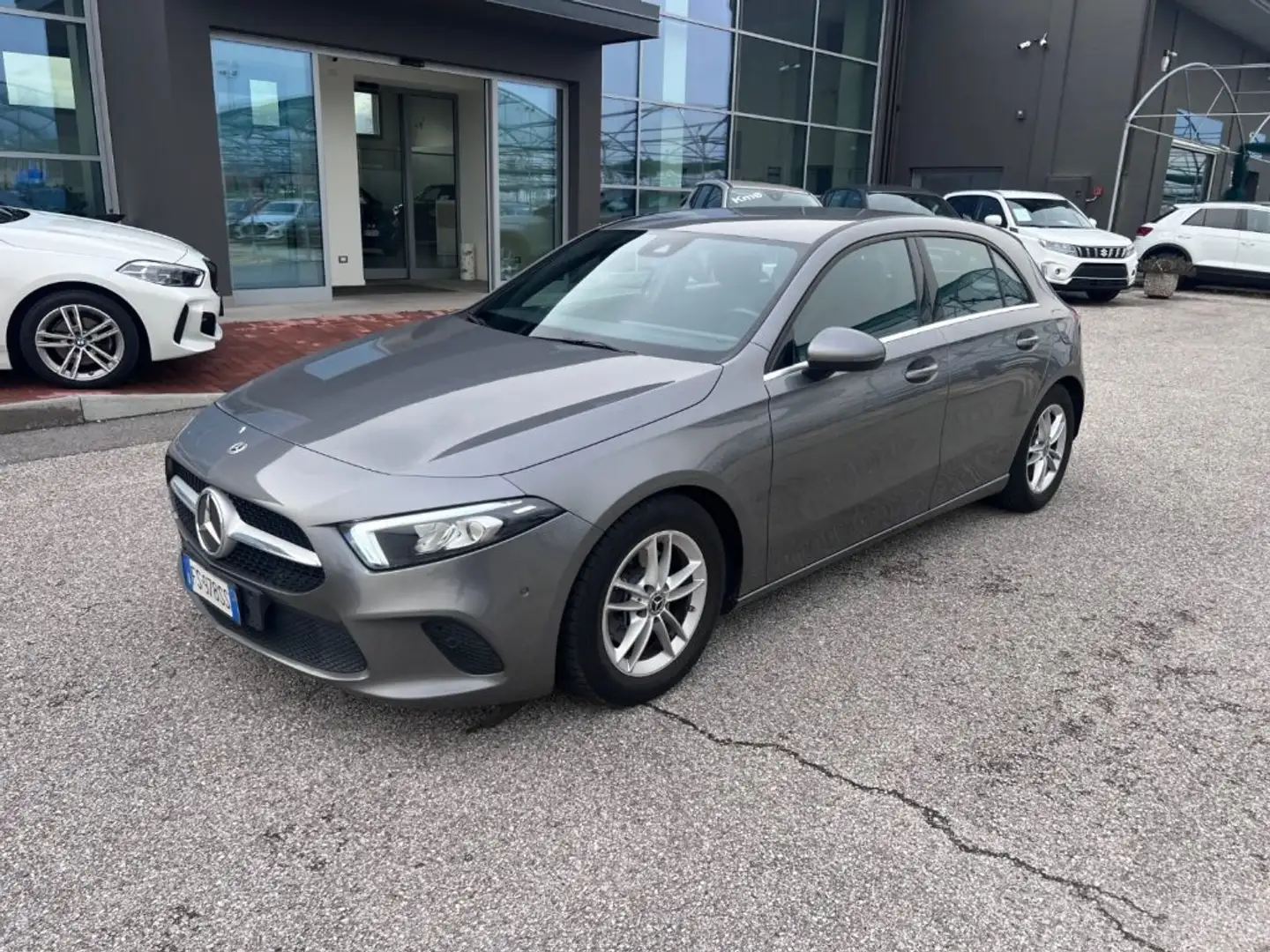 Mercedes-Benz A 180 d Automatic Business Extra Grigio - 1