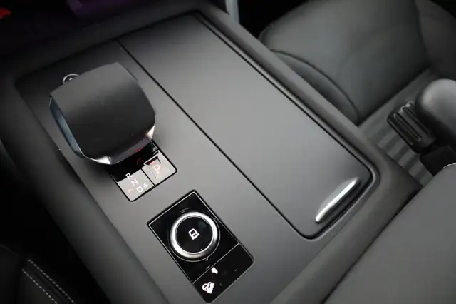 Land Rover Discovery D250 R-Dynamic HSE AWD Ansicht 13