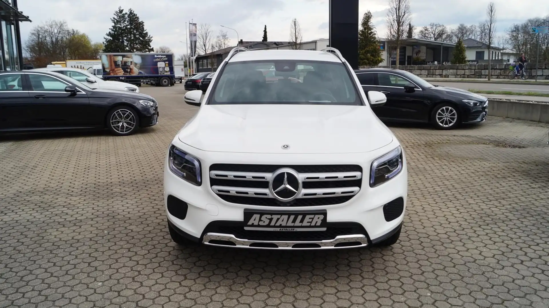 Mercedes-Benz GLB 200 d 4M Progressive+MBUX+LED+volldigit+Kam Weiß - 2
