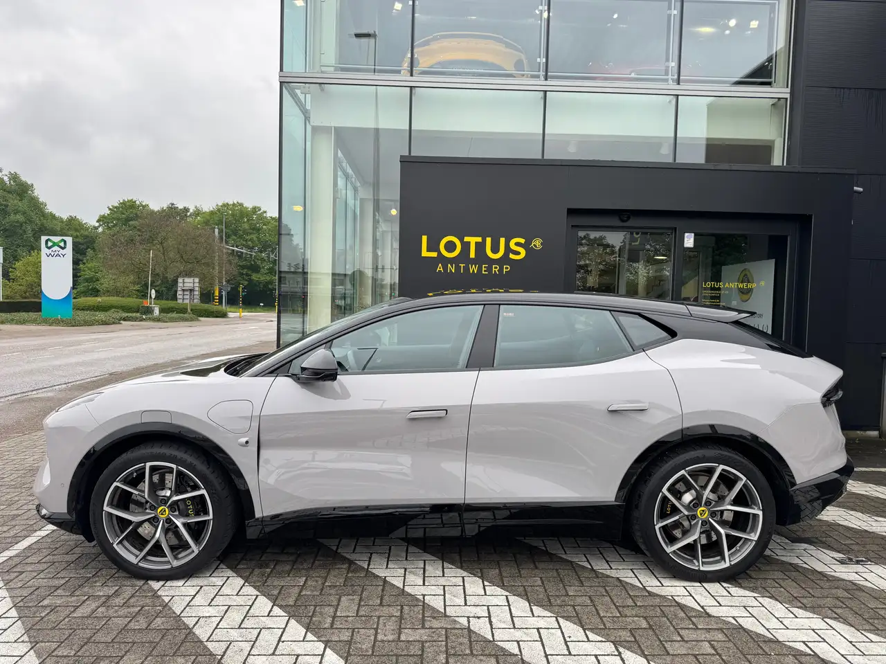 Lotus Eletre 2023