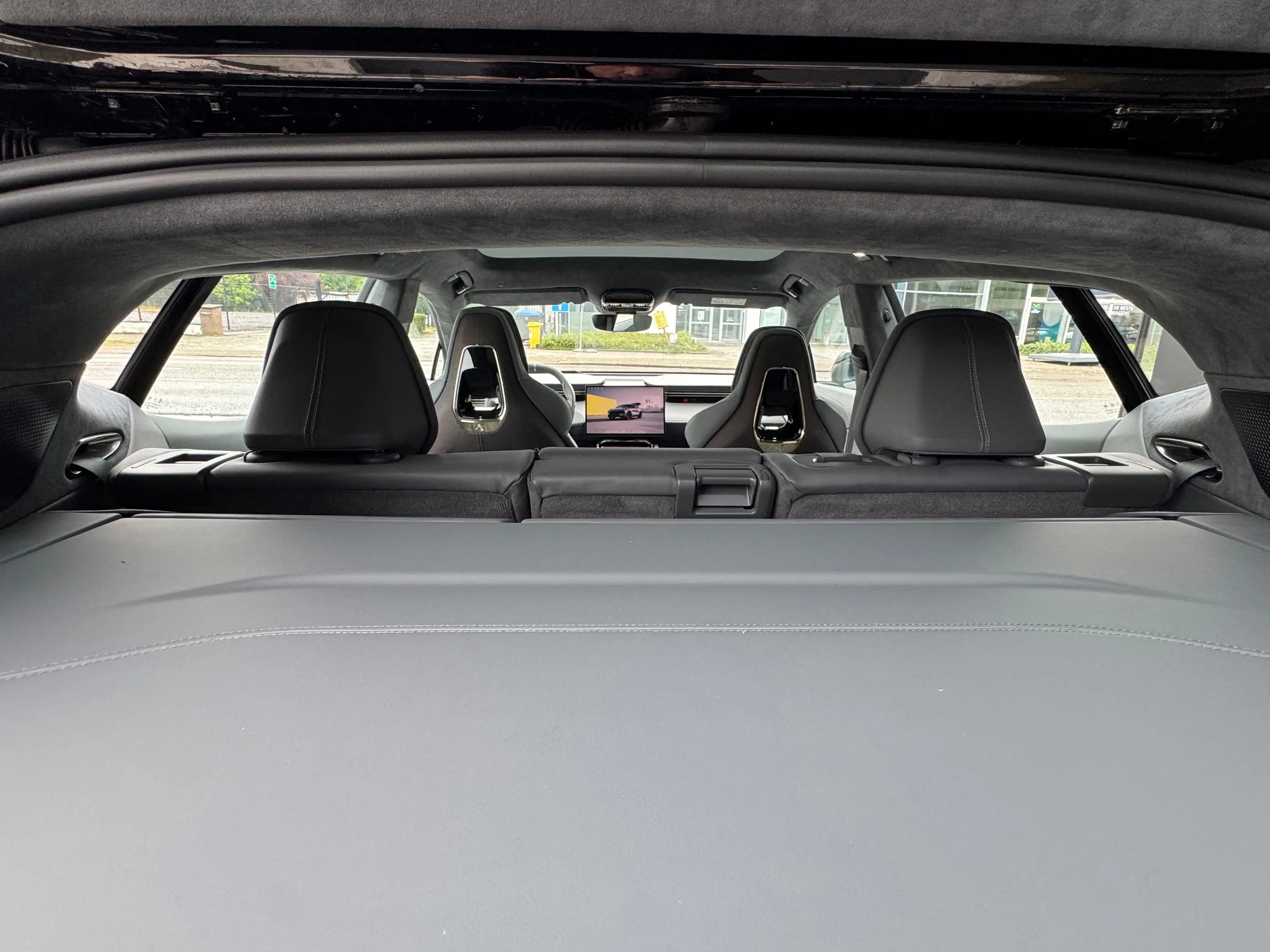 Lotus Eletre 22"/Kaimu grey/Magnetite interior/Glas roof — photo 13