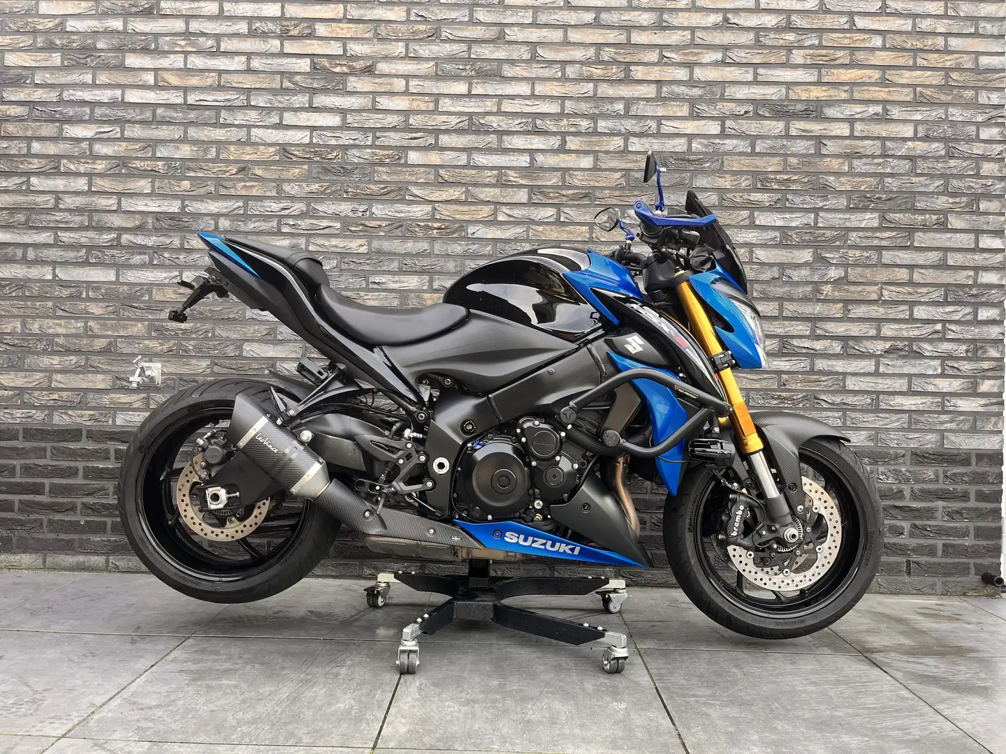 Suzuki GSX-S 1000 suzuki gsxs 1000 - 1