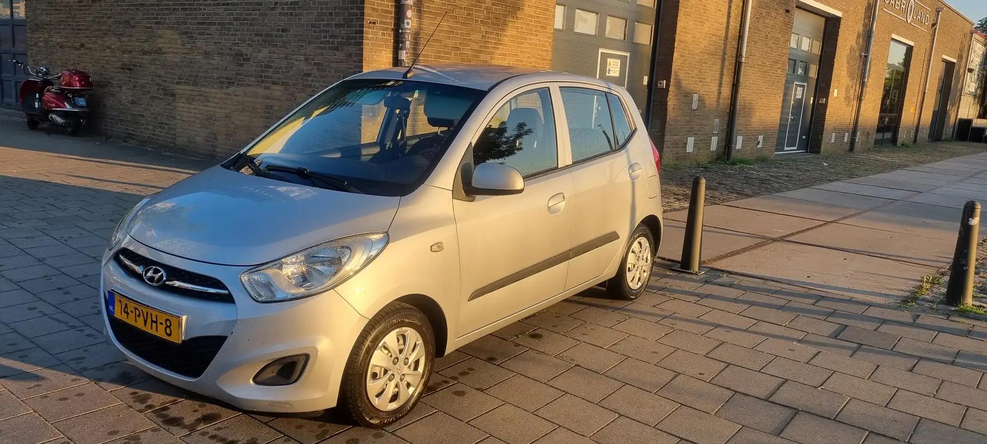 Hyundai i10 i10 1.1 i-Drive Cool Argent - 1
