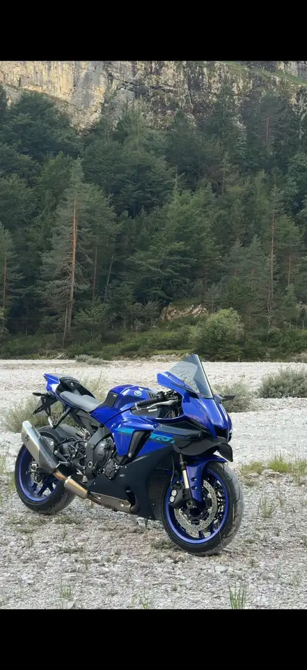 Yamaha YZF-R1