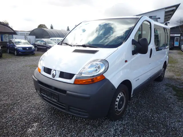 Renault Trafic L1H1 2,7t (8/9 Sitze)*Wenig Km*TÜV NEU*1.HAND