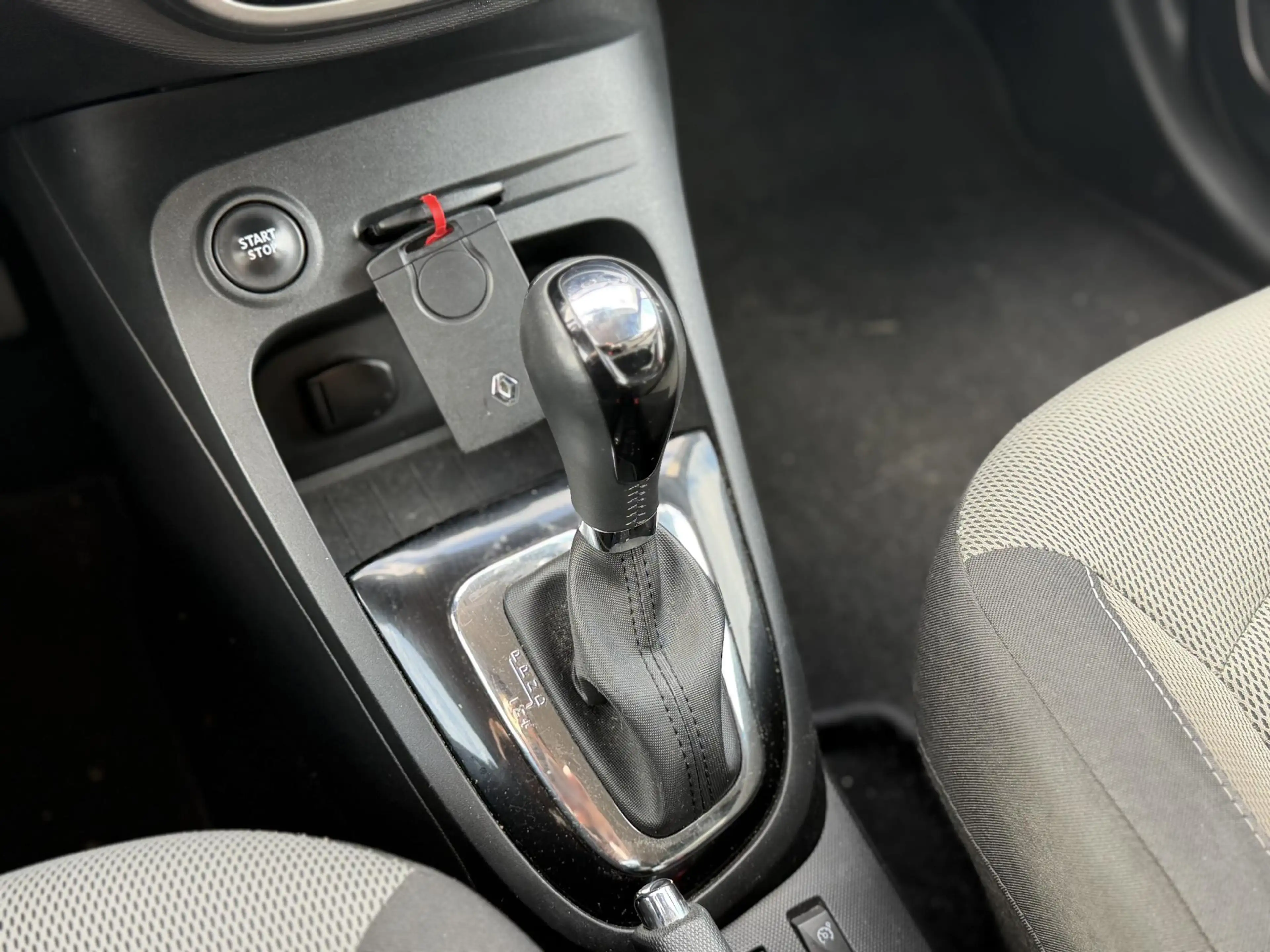Renault Captur 1.2 TCe Expression Automaat - Navigatie - Cruise C — photo 21