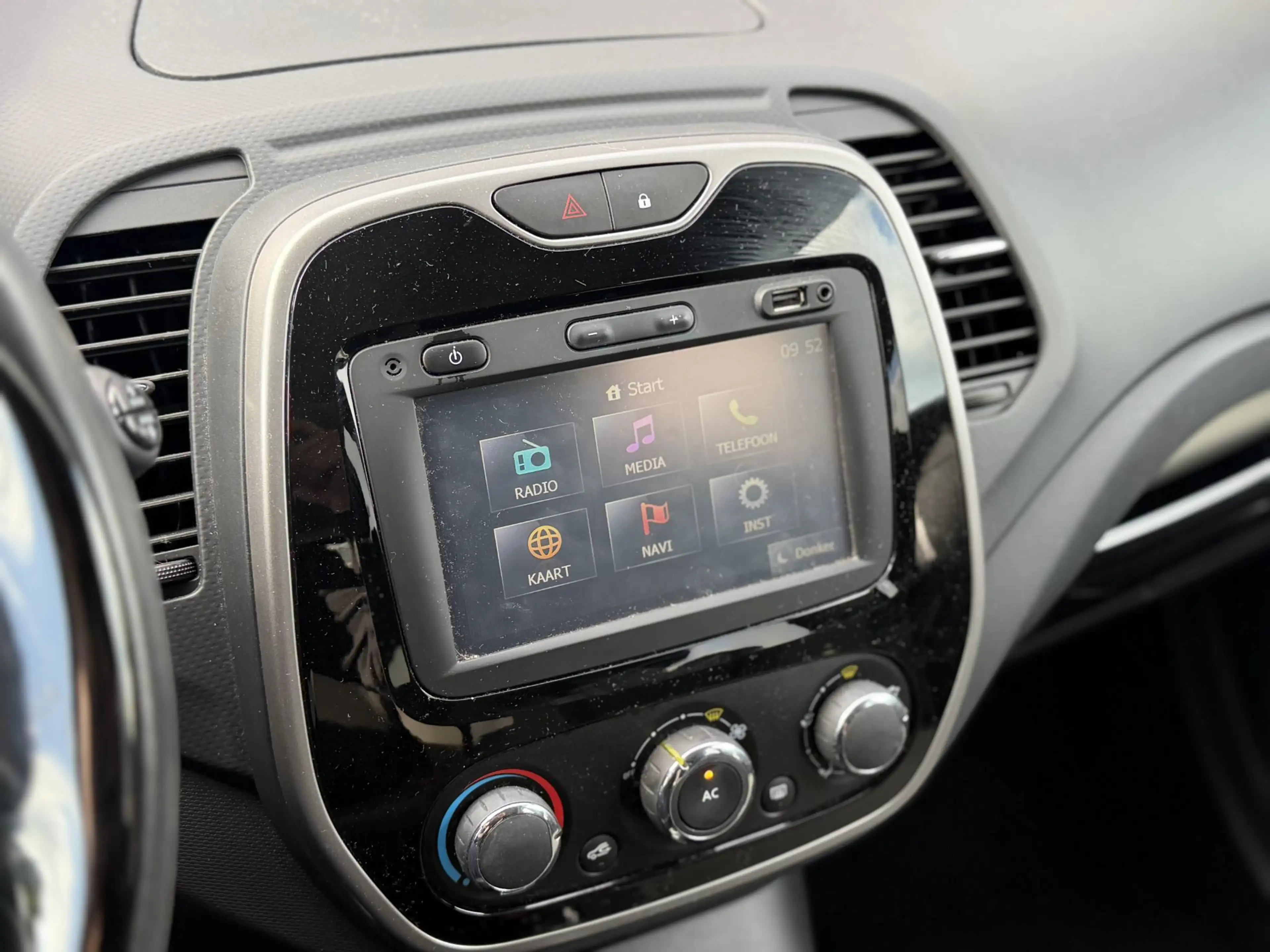 Renault Captur 1.2 TCe Expression Automaat - Navigatie - Cruise C — photo 19