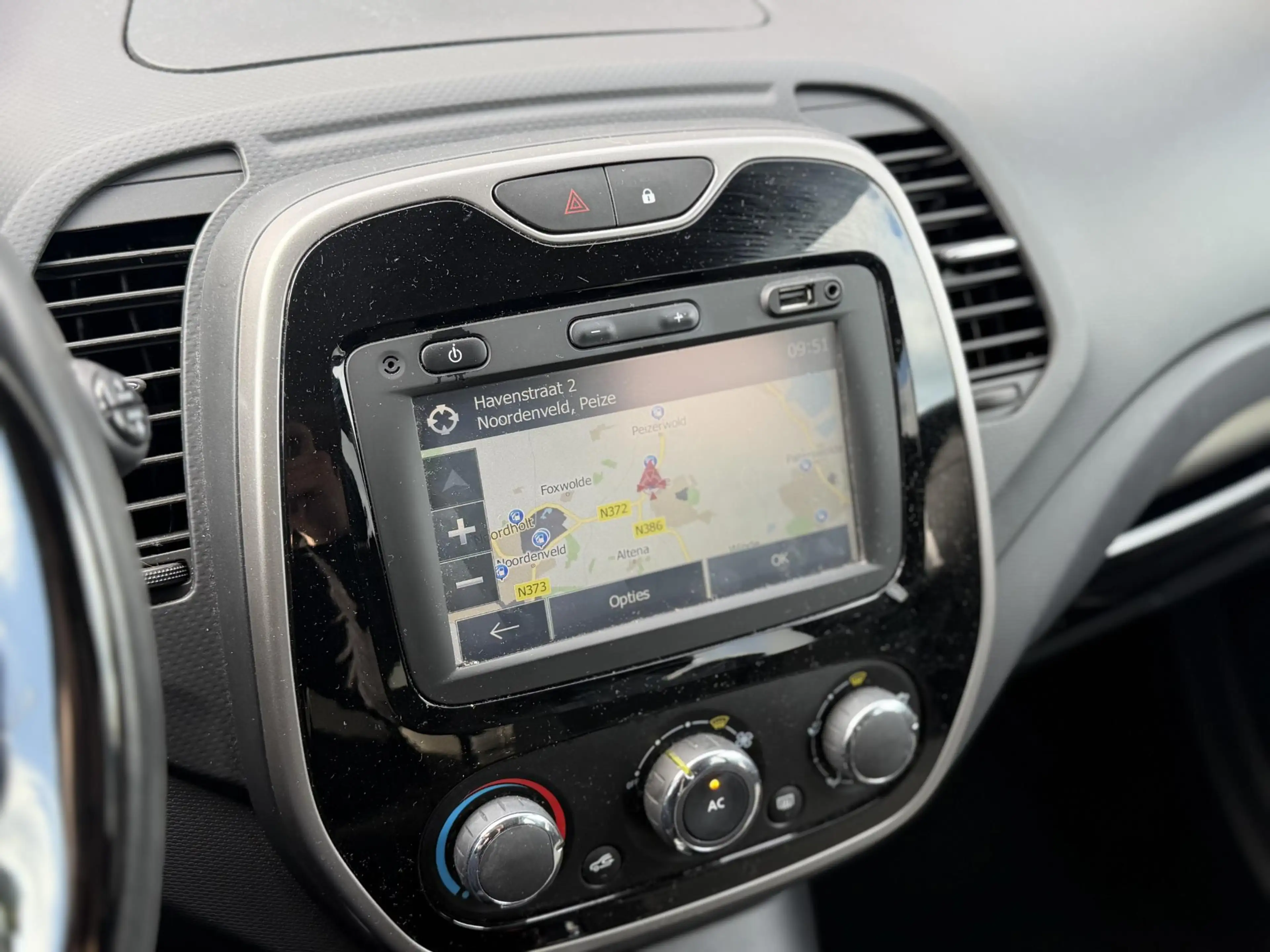Renault Captur 1.2 TCe Expression Automaat - Navigatie - Cruise C — photo 18