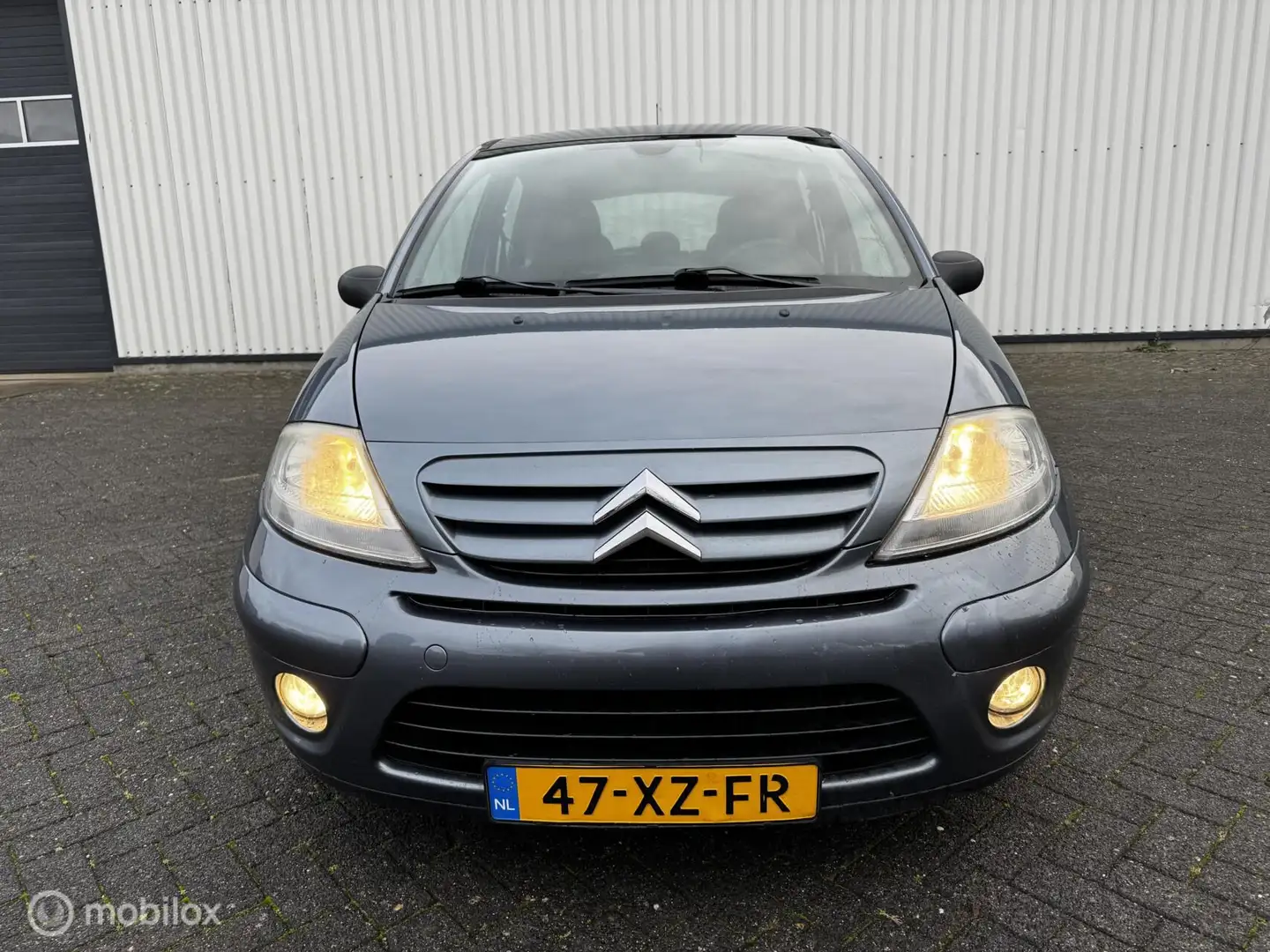 Citroen C3 1.4i Ambiance Grau - 2
