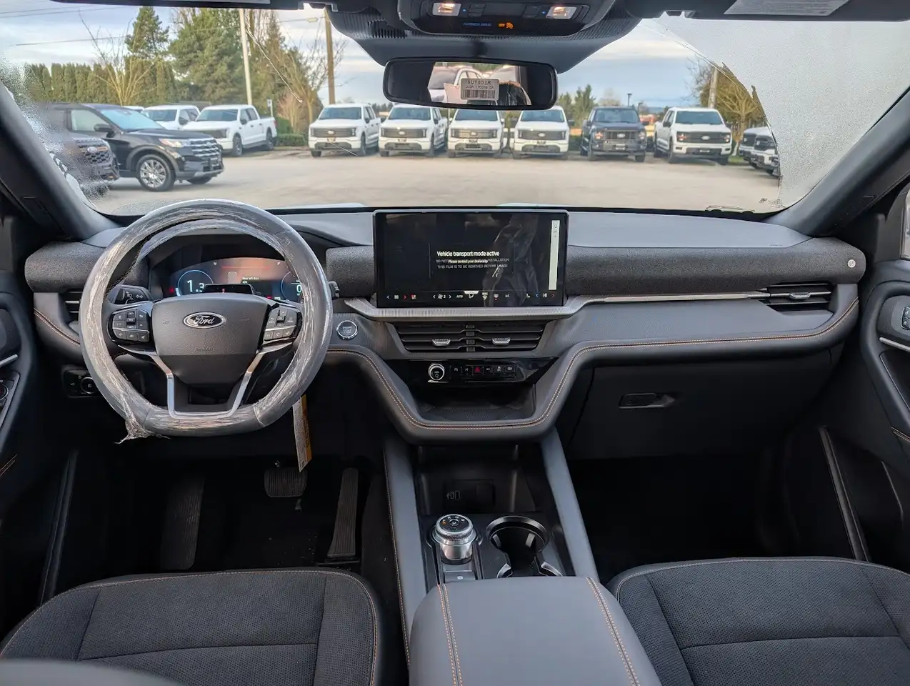 Ford Explorer снимка Ford Explorer