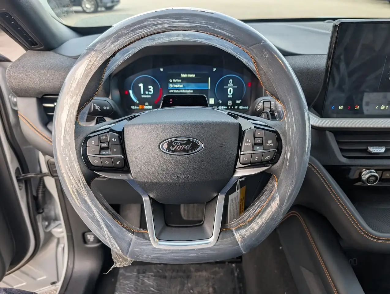 Ford Explorer снимка Ford Explorer