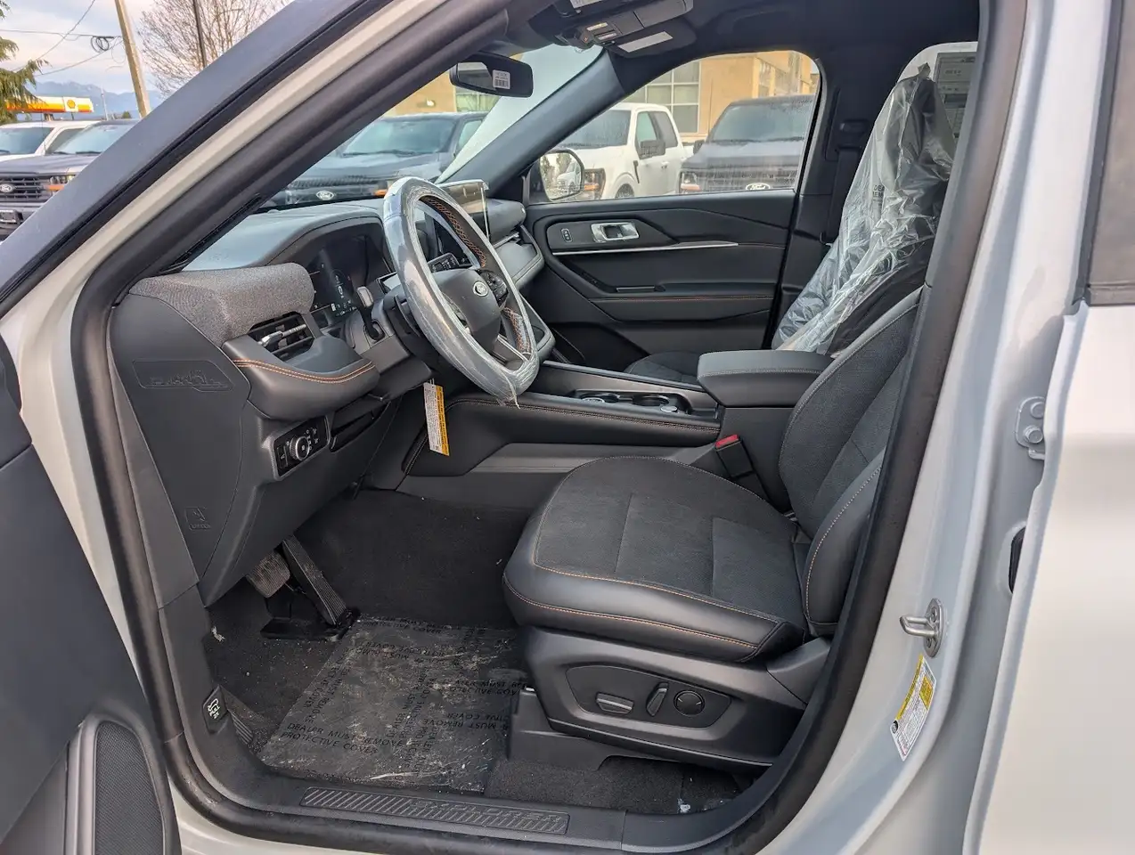 Ford Explorer снимка Ford Explorer