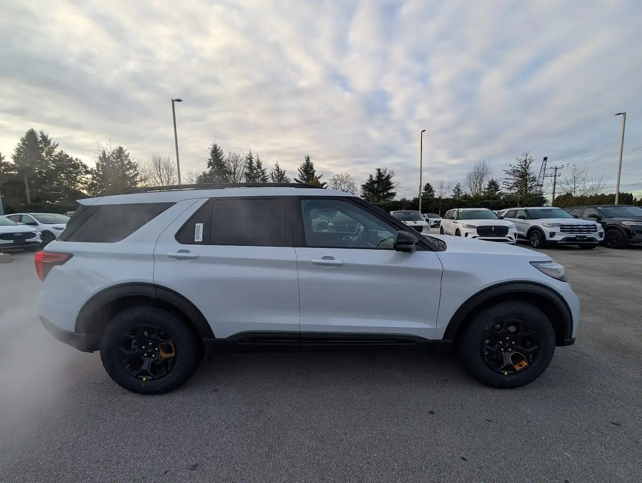 Ford Explorer снимка Ford Explorer