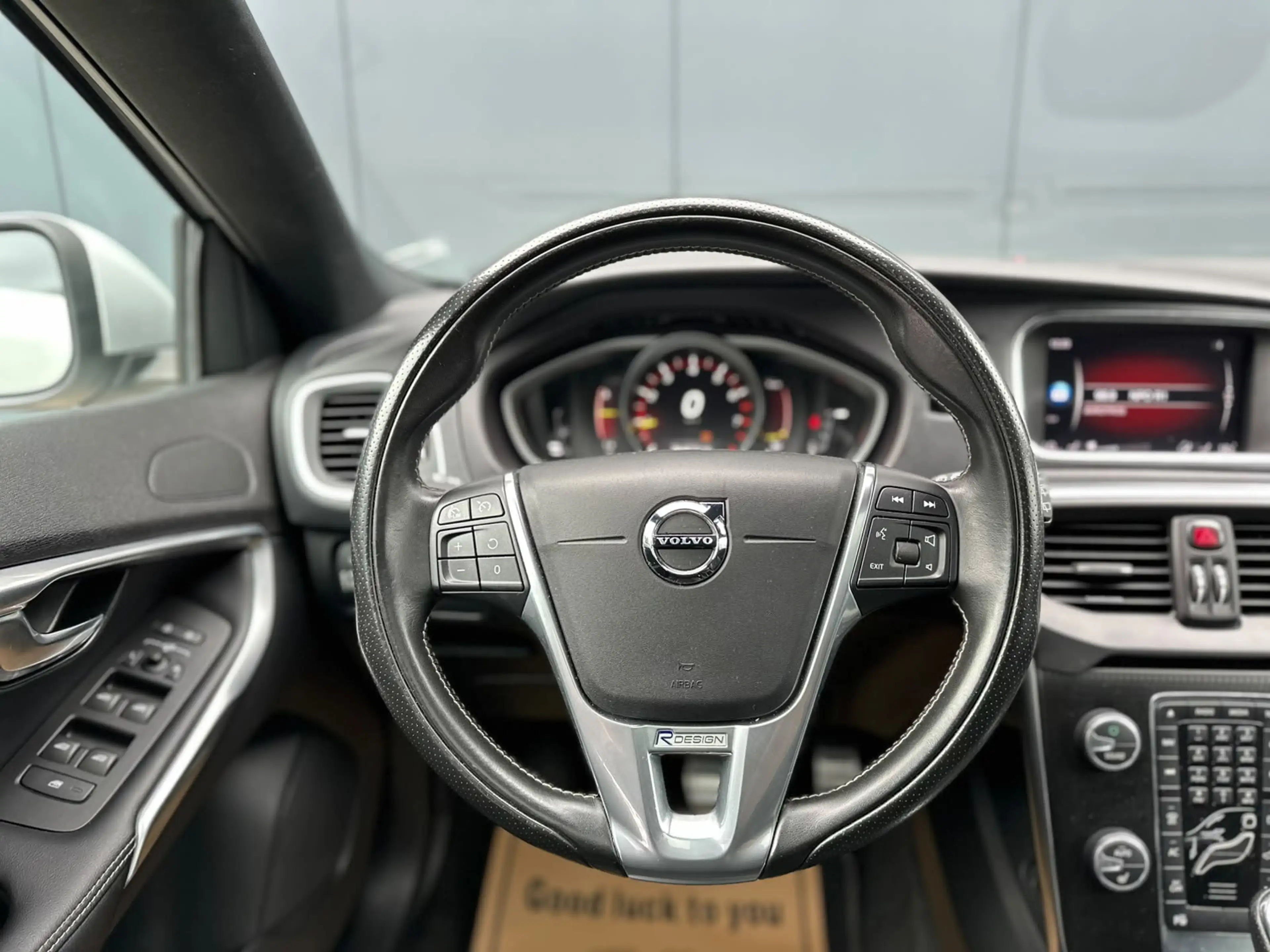 Volvo V40 1.5 T3 Polar+ Sport R-Design LED Pano — photo 4