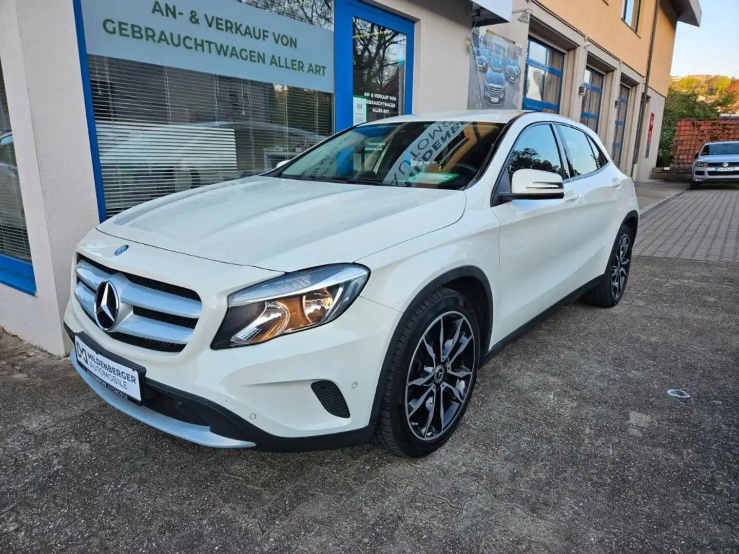 Mercedes-Benz GLA 180 GLA 180 CDI / d (156.912) Белый - 2