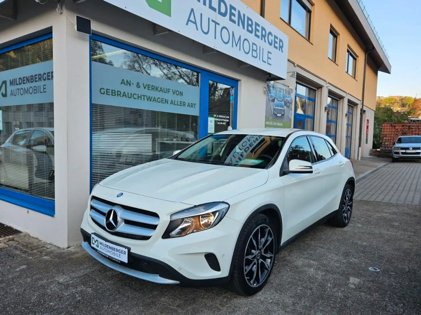 Mercedes-Benz GLA 180 GLA 180 CDI / d (156.912) Белый - 1