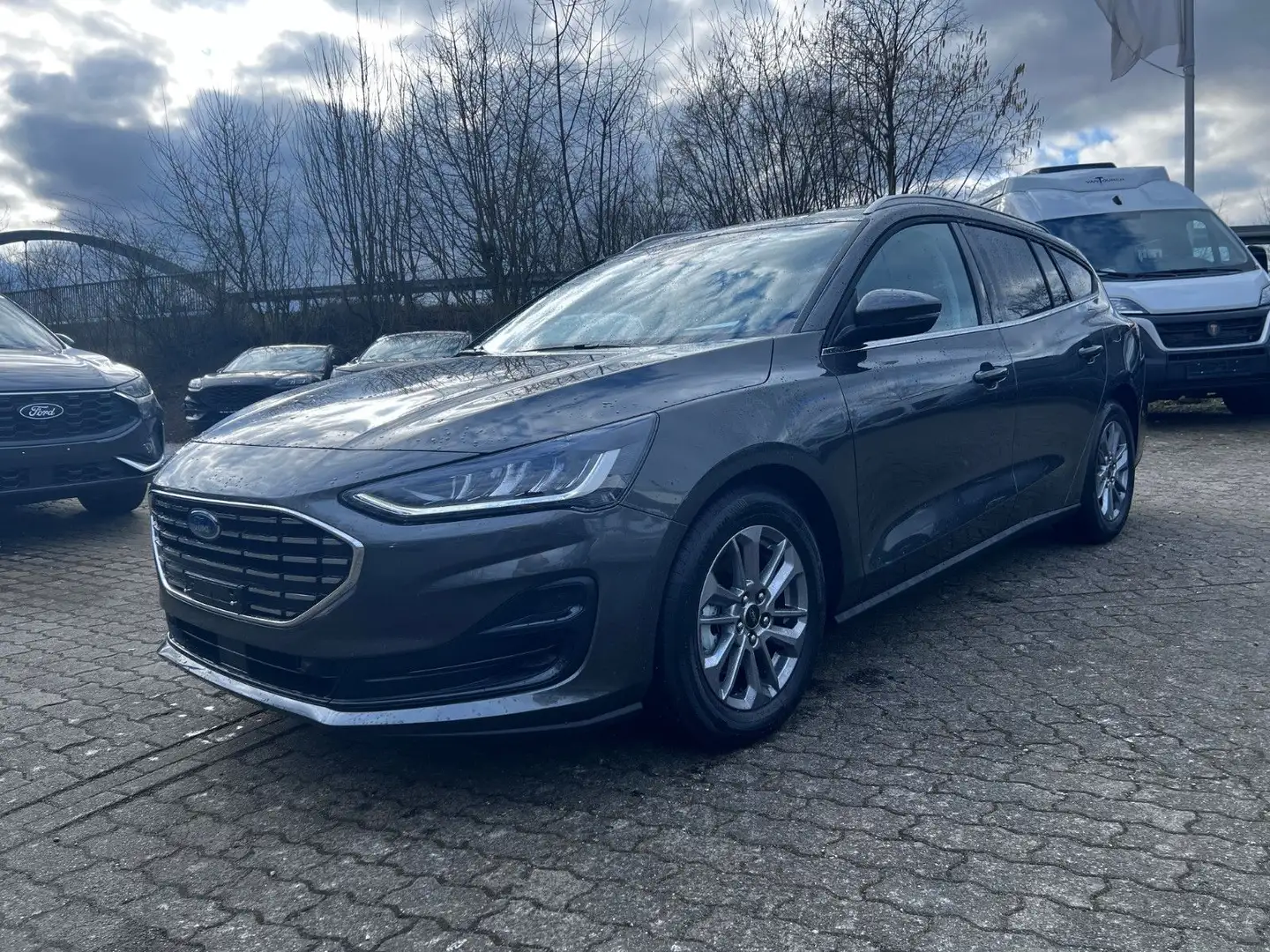 Ford Focus Turnier Titanium X automatik Premium Leder Grau - 1