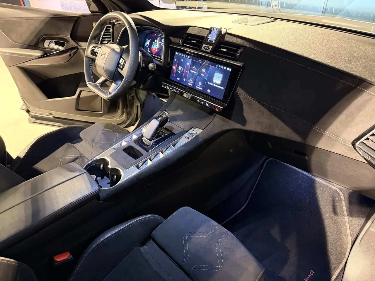 DS Automobiles DS 7 Crossback 2022 — фото 10