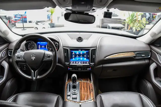 Maserati Levante view 14