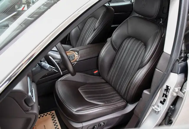 Maserati Levante view 10