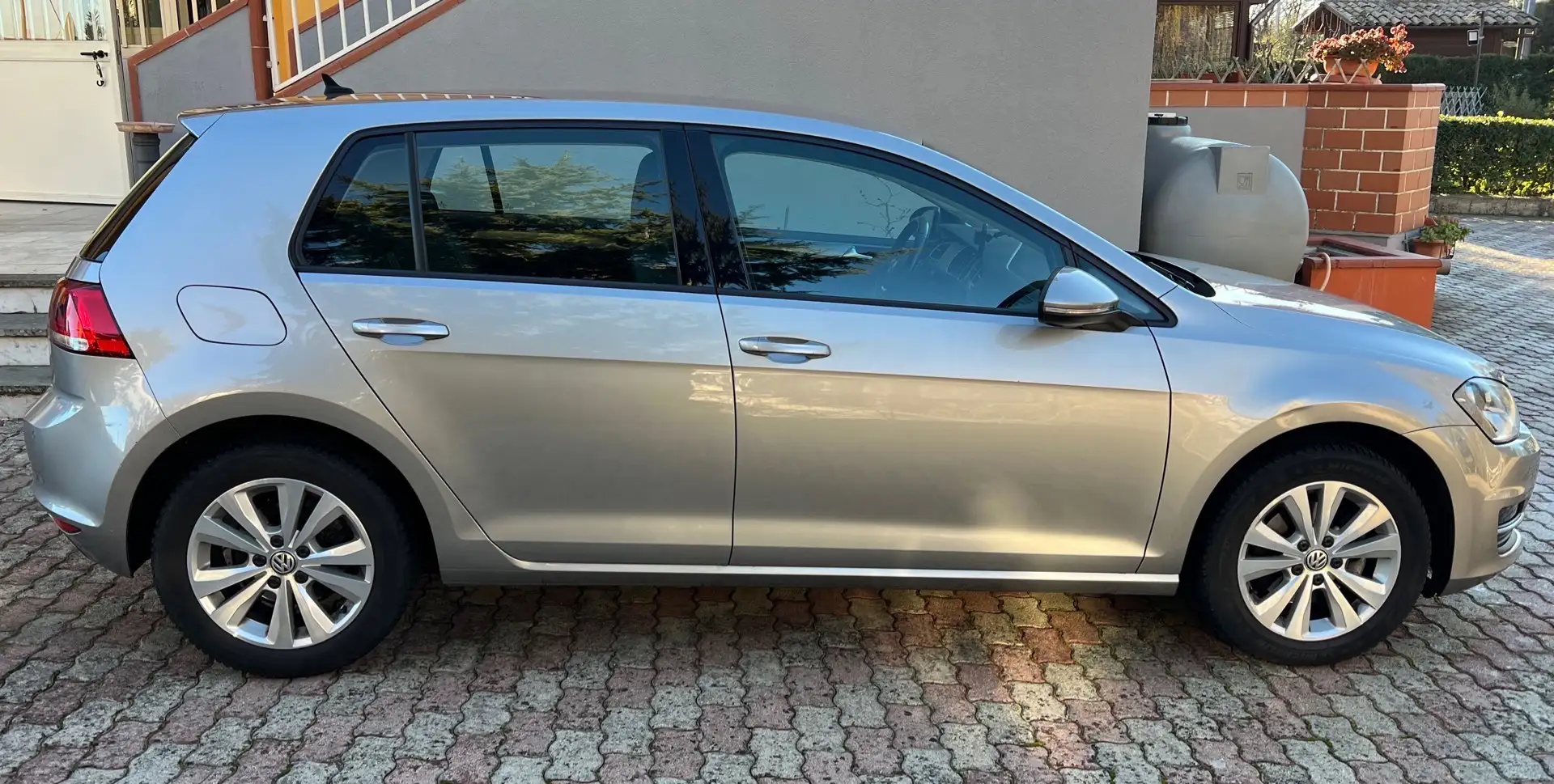 Volkswagen Golf 5p 1.6 tdi Comfortline Business 110cv - 1