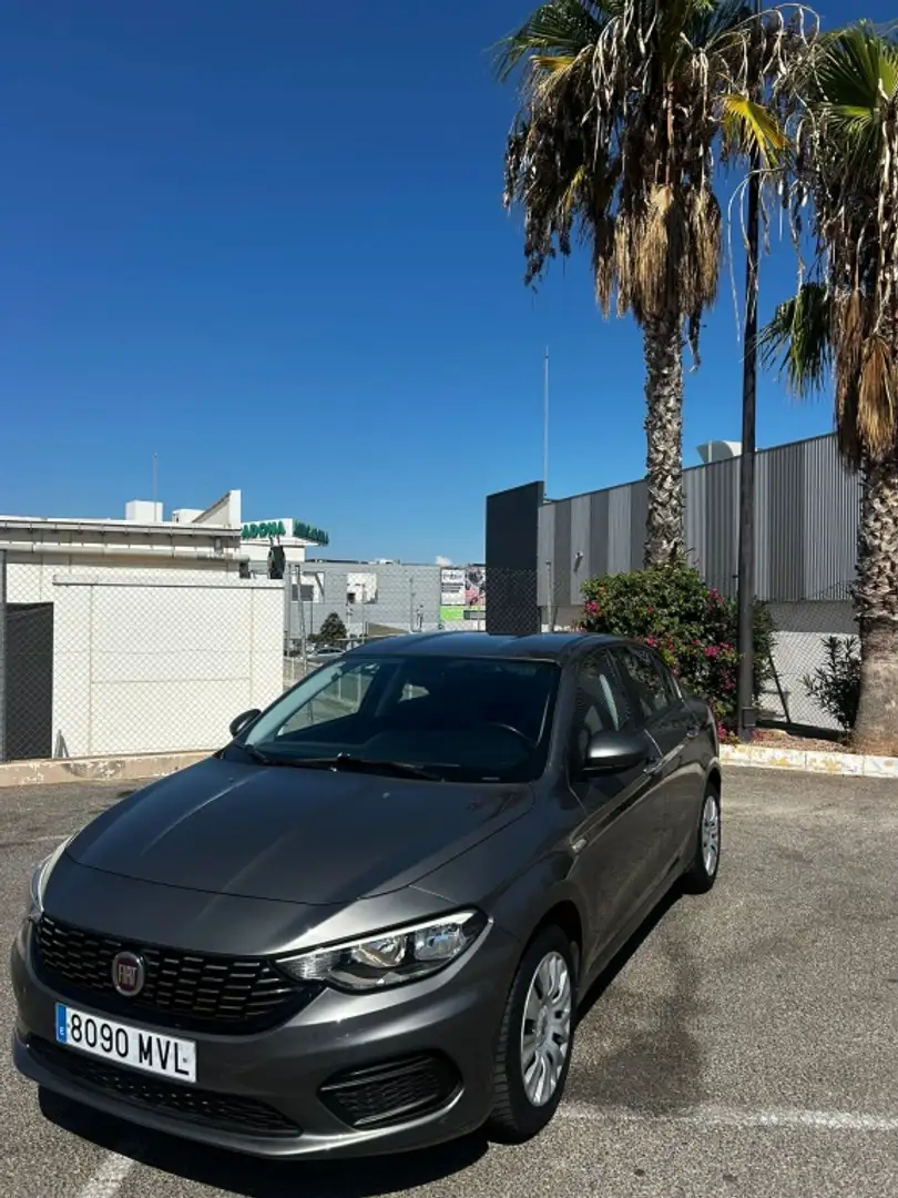 Fiat Tipo Berlina Automático de 5 Puertas Gris - 2