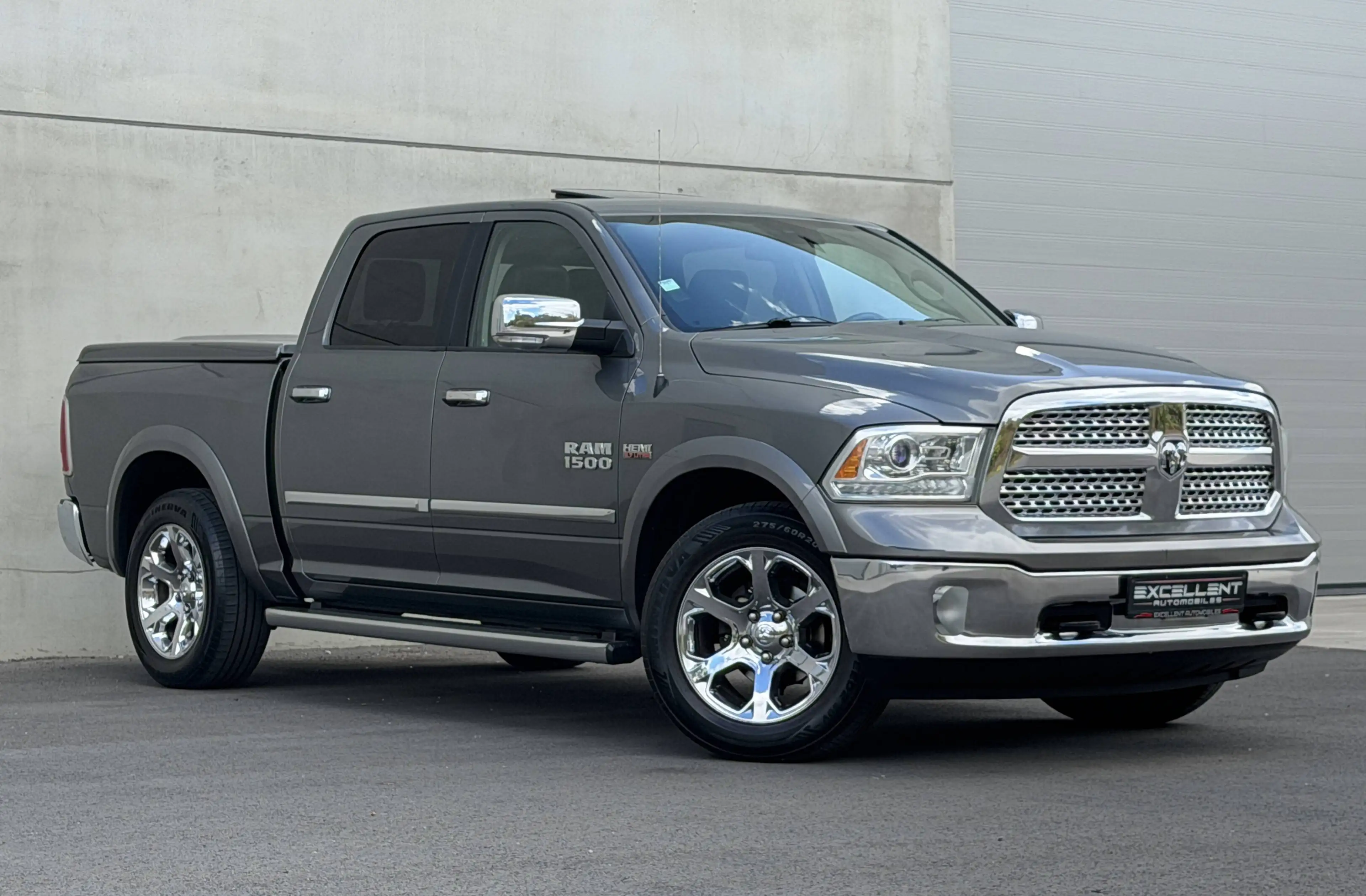 Dodge RAM 1500/5.7 HEMI/LARAMIE/FULL OPTION/LPG/UTILITAIRE/GARANTIE 12 MOIS// — photo 2