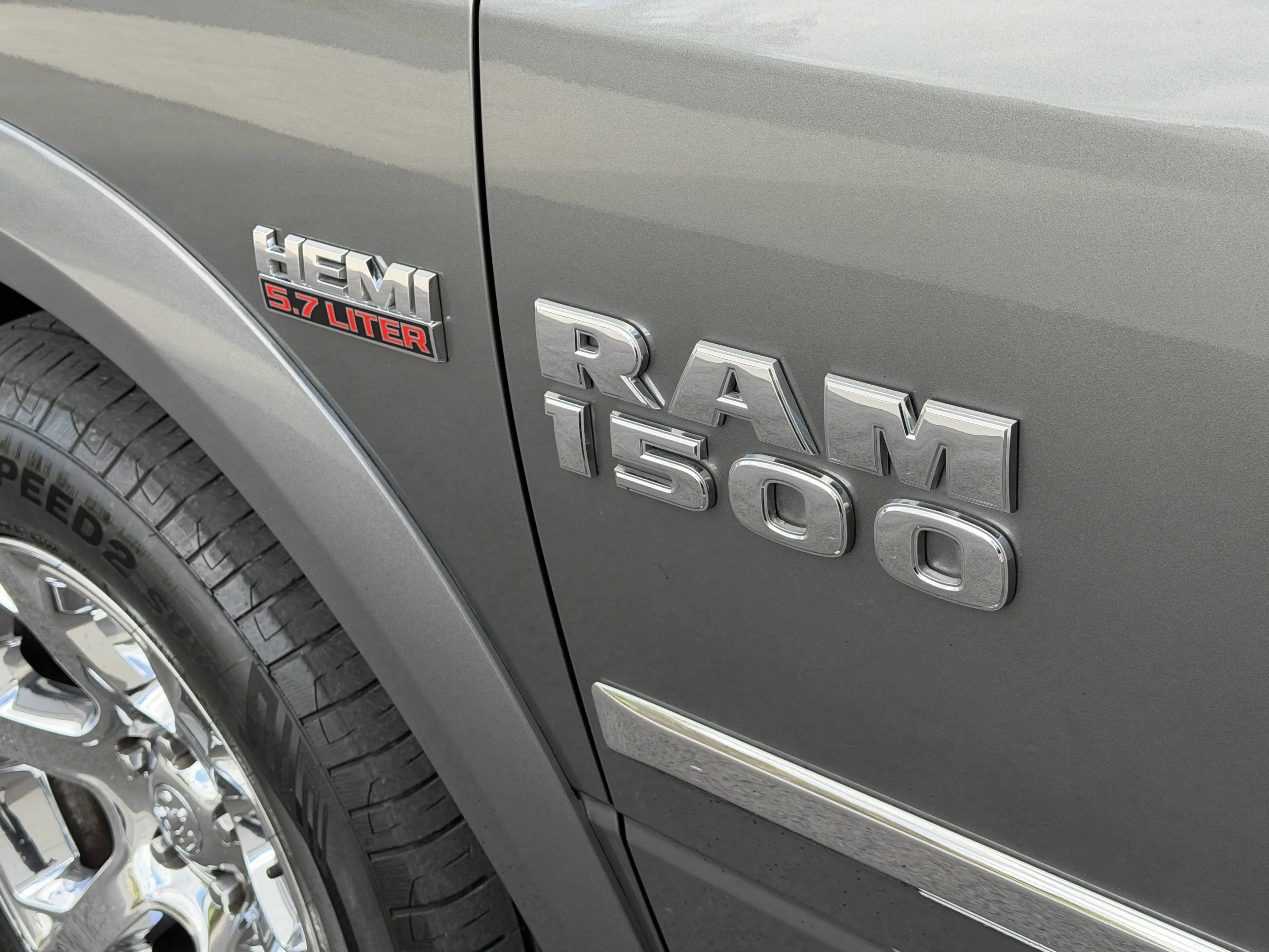 Dodge RAM 1500/5.7 HEMI/LARAMIE/FULL OPTION/LPG/UTILITAIRE/GARANTIE 12 MOIS// — photo 14
