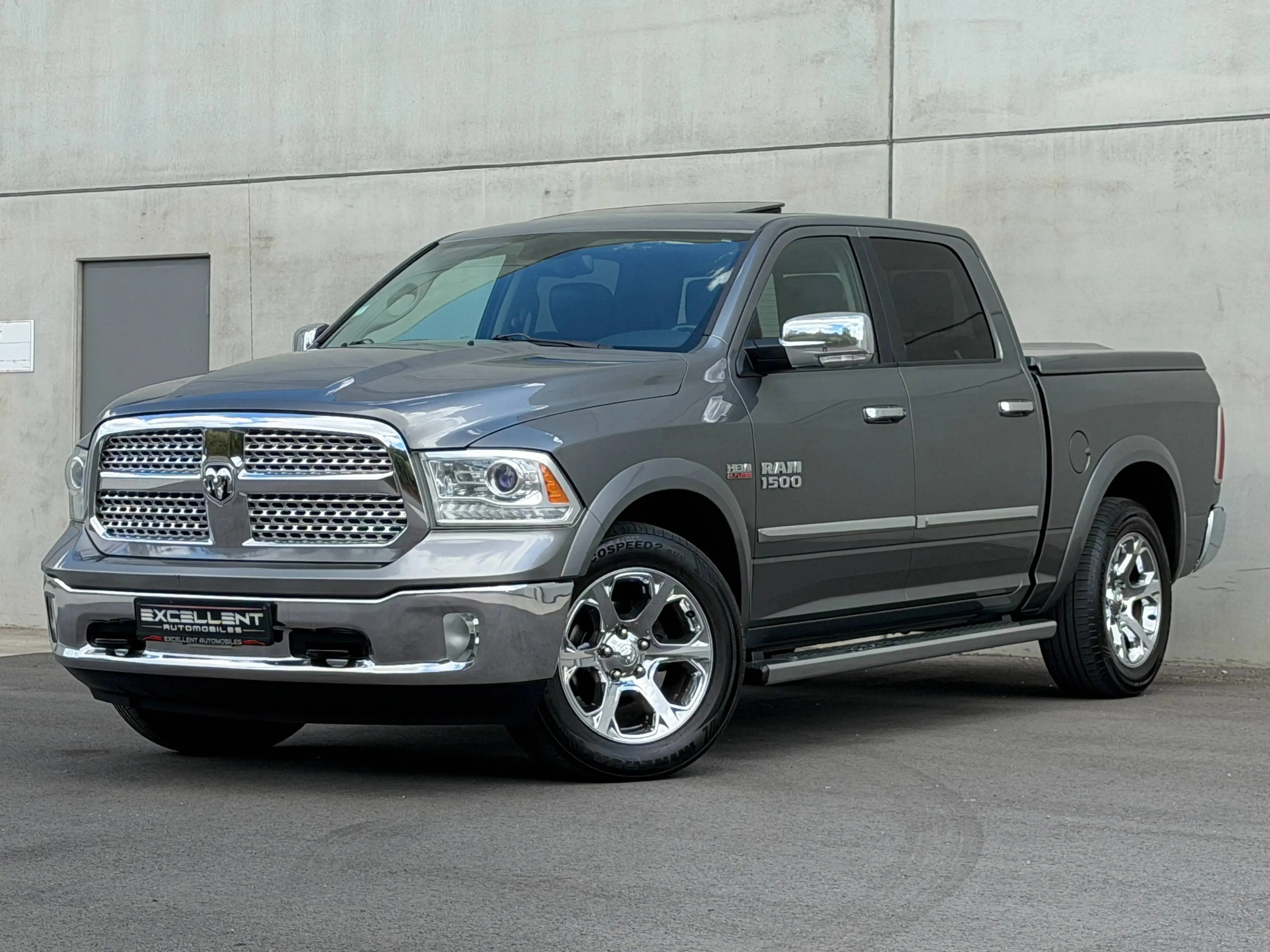 Dodge RAM 1500/5.7 HEMI/LARAMIE/FULL OPTION/LPG/UTILITAIRE/GARANTIE 12 MOIS//