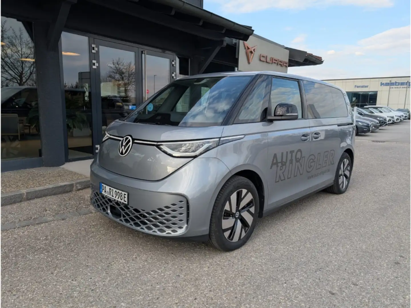 Volkswagen ID. Buzz Bus 150 kW Pro LED+ALU+SHZ+PDC Argintiu - 1