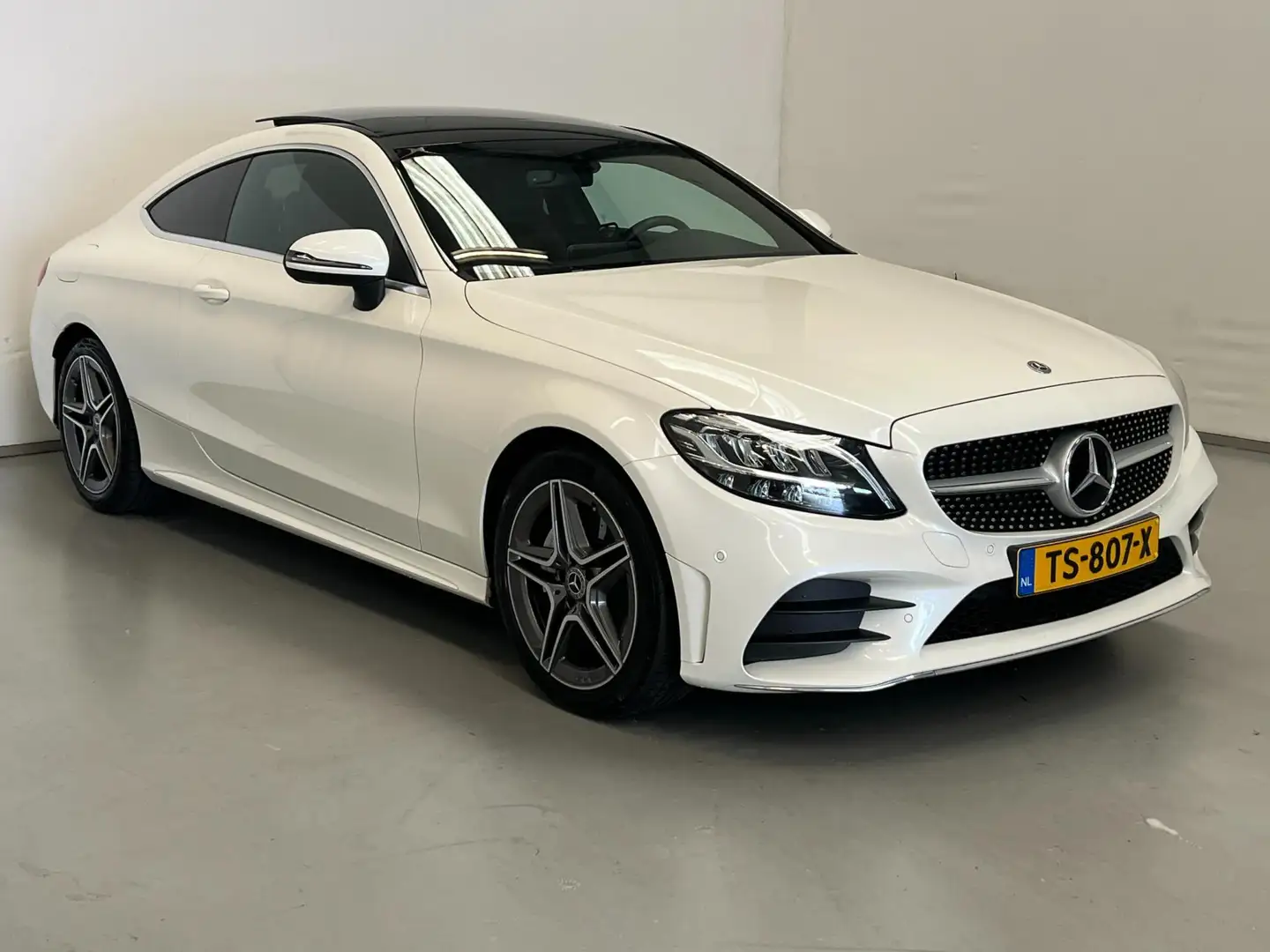 Mercedes-Benz C 200 Coupé / 1e eig / AMG / Pano / Facelift Wit - 2