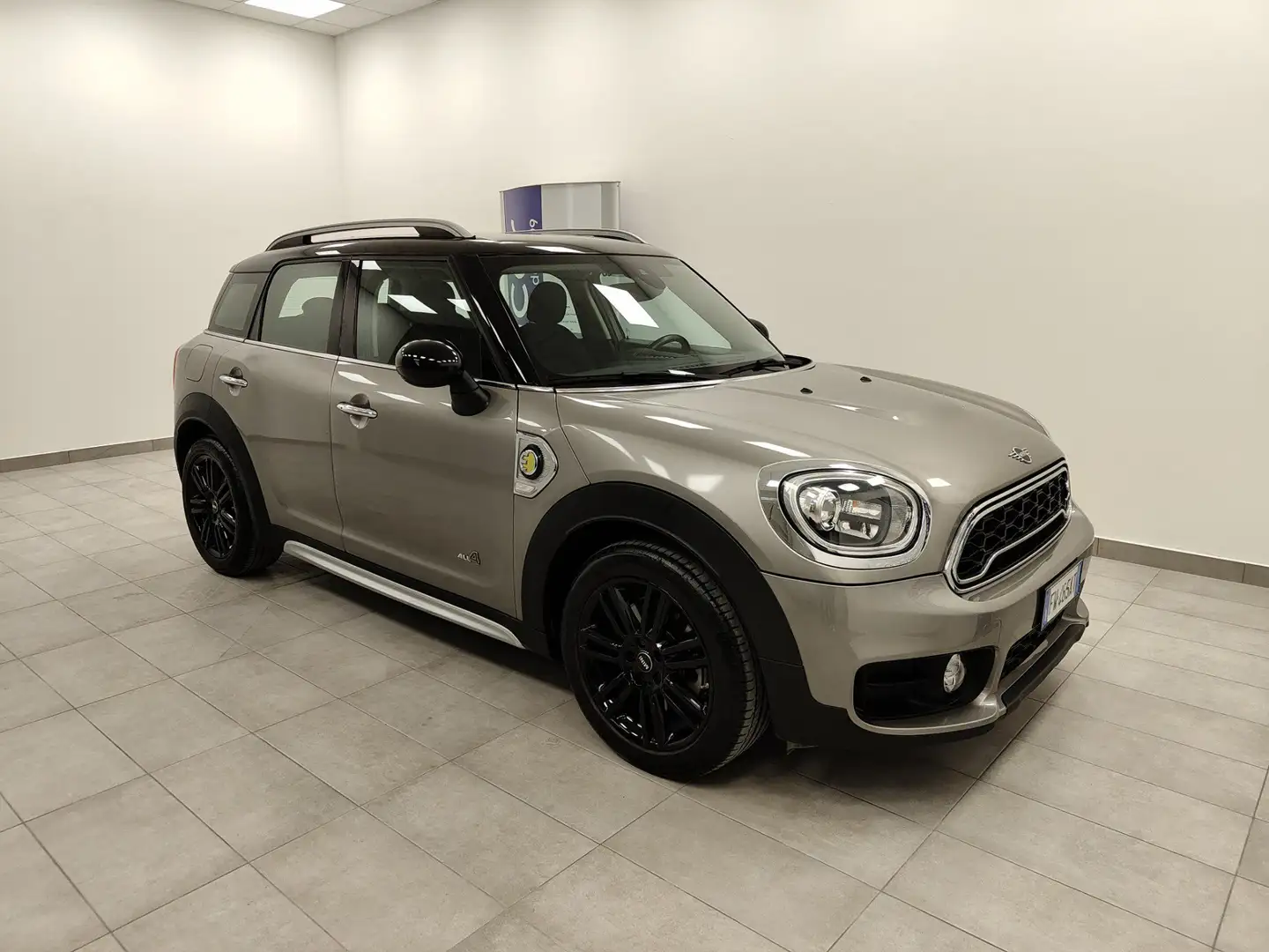 MINI Cooper SE Countryman Hype ALL4 Auto 224cv PHEV  Fari LED Cerchi 18 Szary - 2