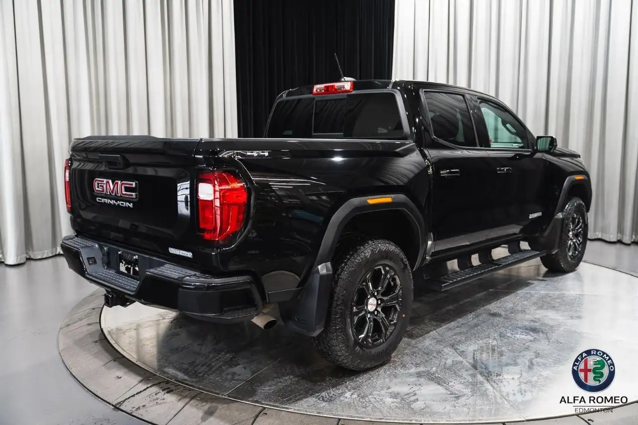 GMC Canyon снимка GMC Canyon