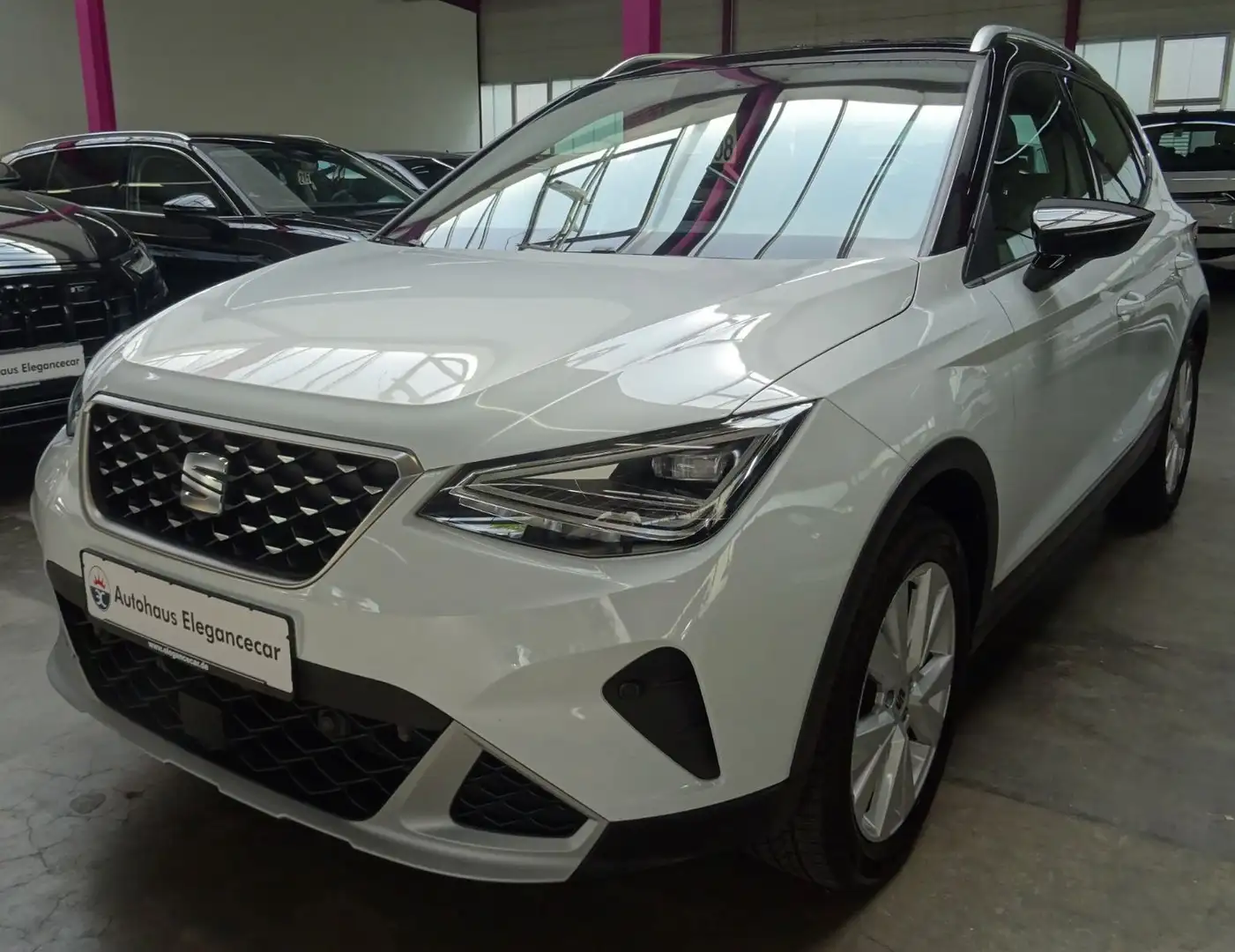 SEAT Arona ARONA Xperience 1.0 TSI*DIGI*CAM*KEY*SHA*SWA*PLA Bianco - 1