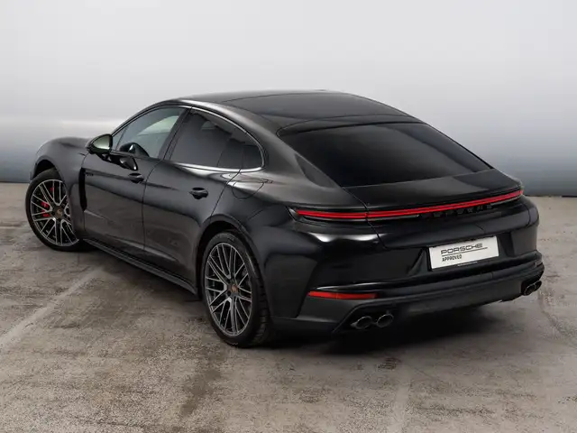 Porsche Panamera view 4