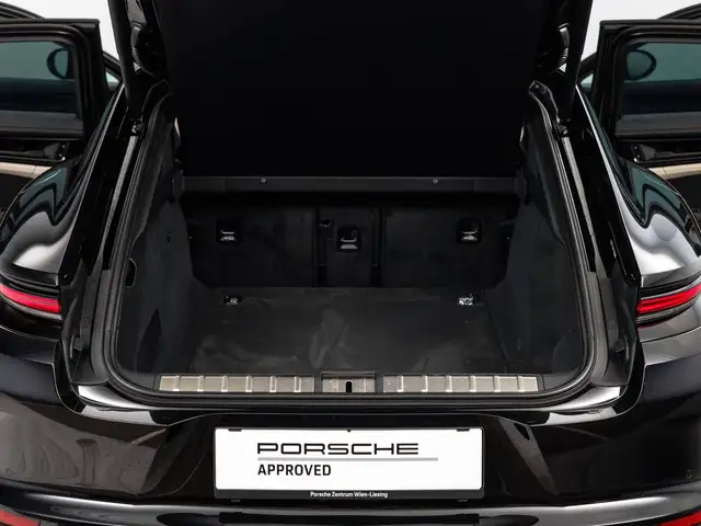 Porsche Panamera view 15