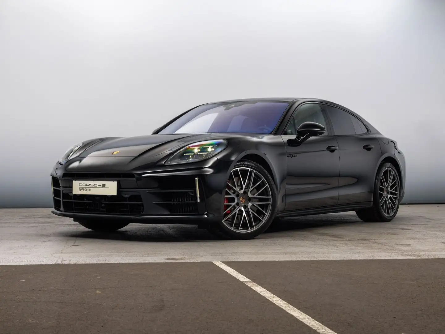 Porsche Panamera 4S E-Hybrid Schwarz - 1